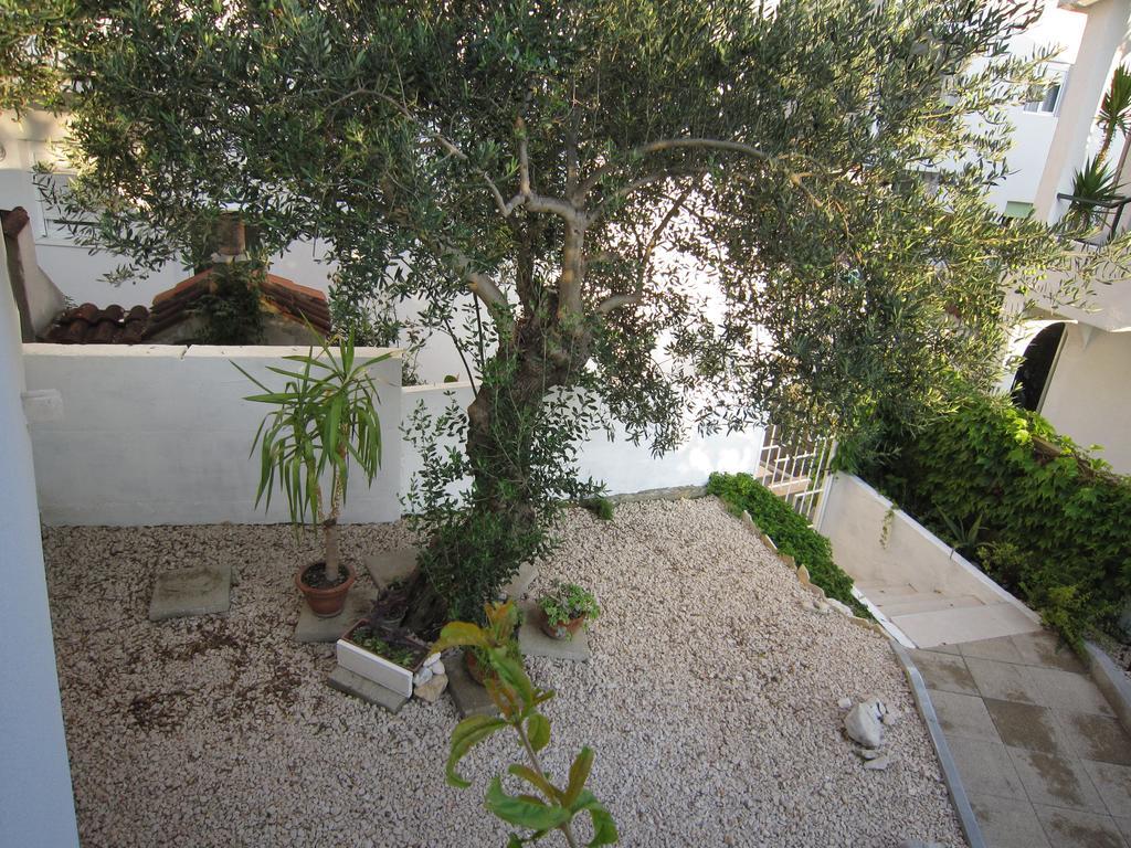 Holiday Home Mona Igrane Ruang foto