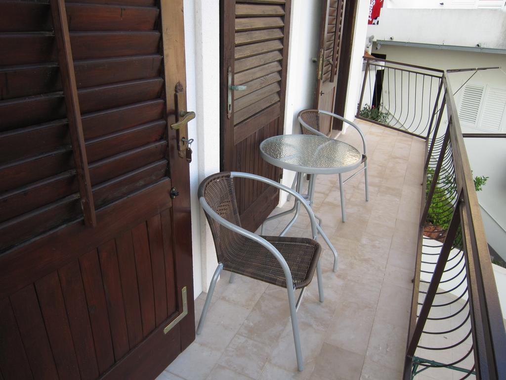 Holiday Home Mona Igrane Ruang foto