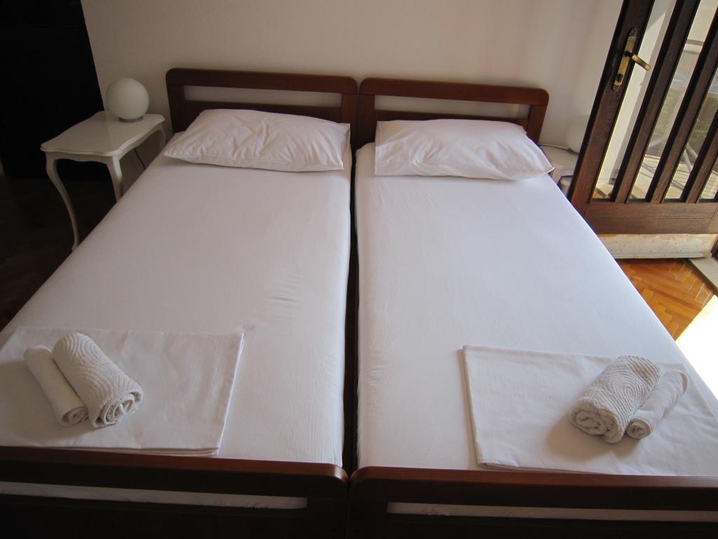 Holiday Home Mona Igrane Ruang foto