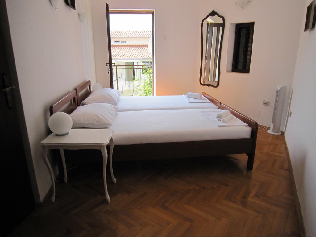 Holiday Home Mona Igrane Ruang foto