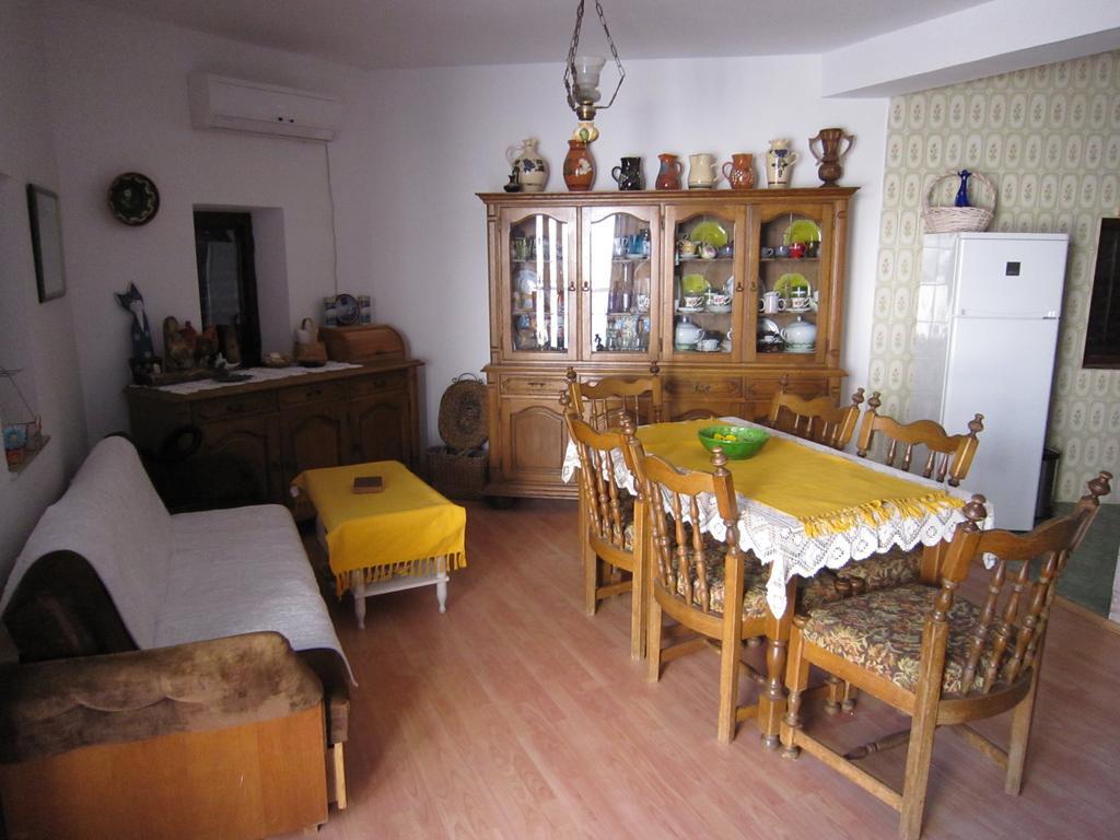 Holiday Home Mona Igrane Ruang foto