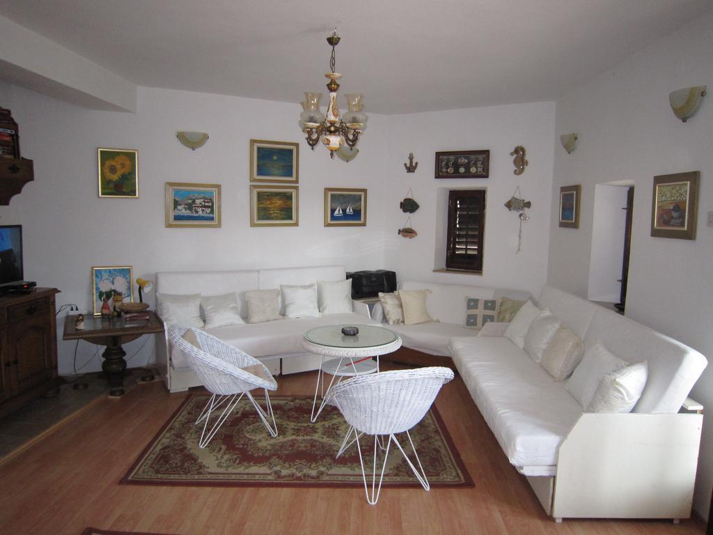 Holiday Home Mona Igrane Ruang foto